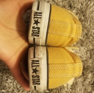 mustard converse 😍😍